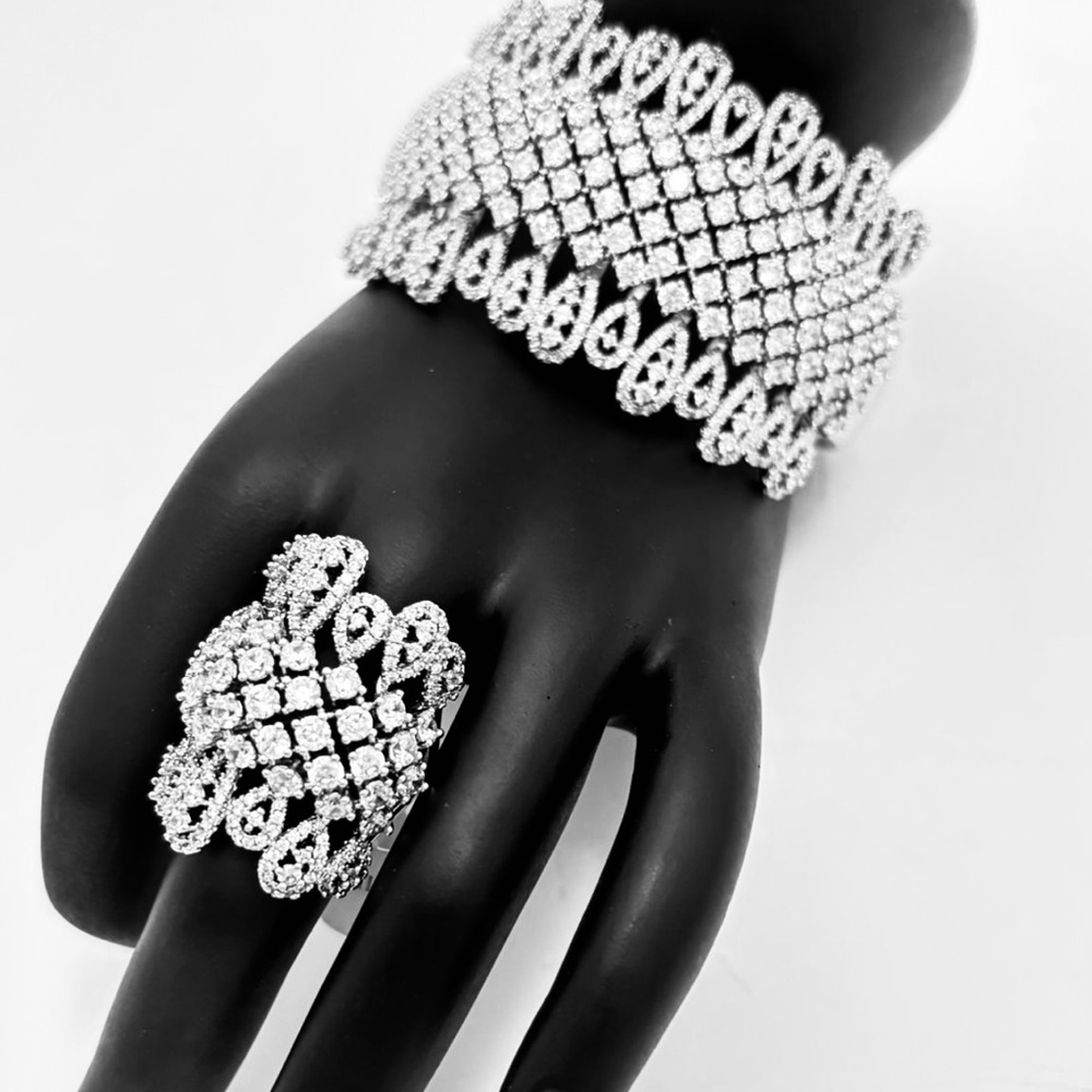 Silver - Picture 4 of 4